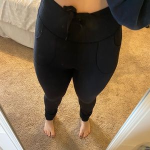 Lululemon straight leg leggings with pockets